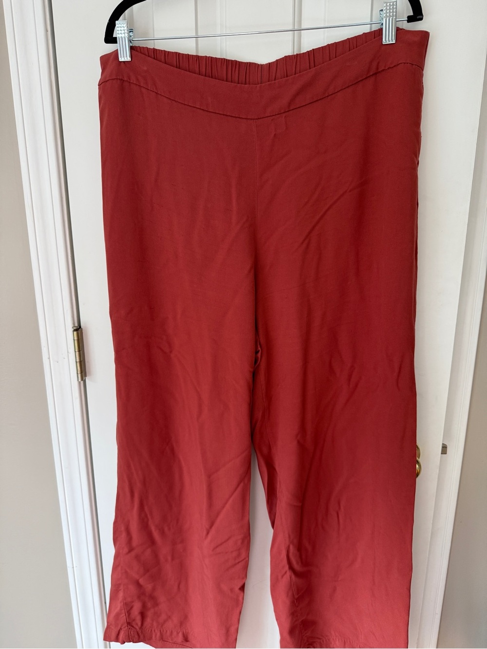 Old Navy Wide-Leg Pull-On Pants in Rust Red